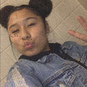 Meet your Posher, Anneyska